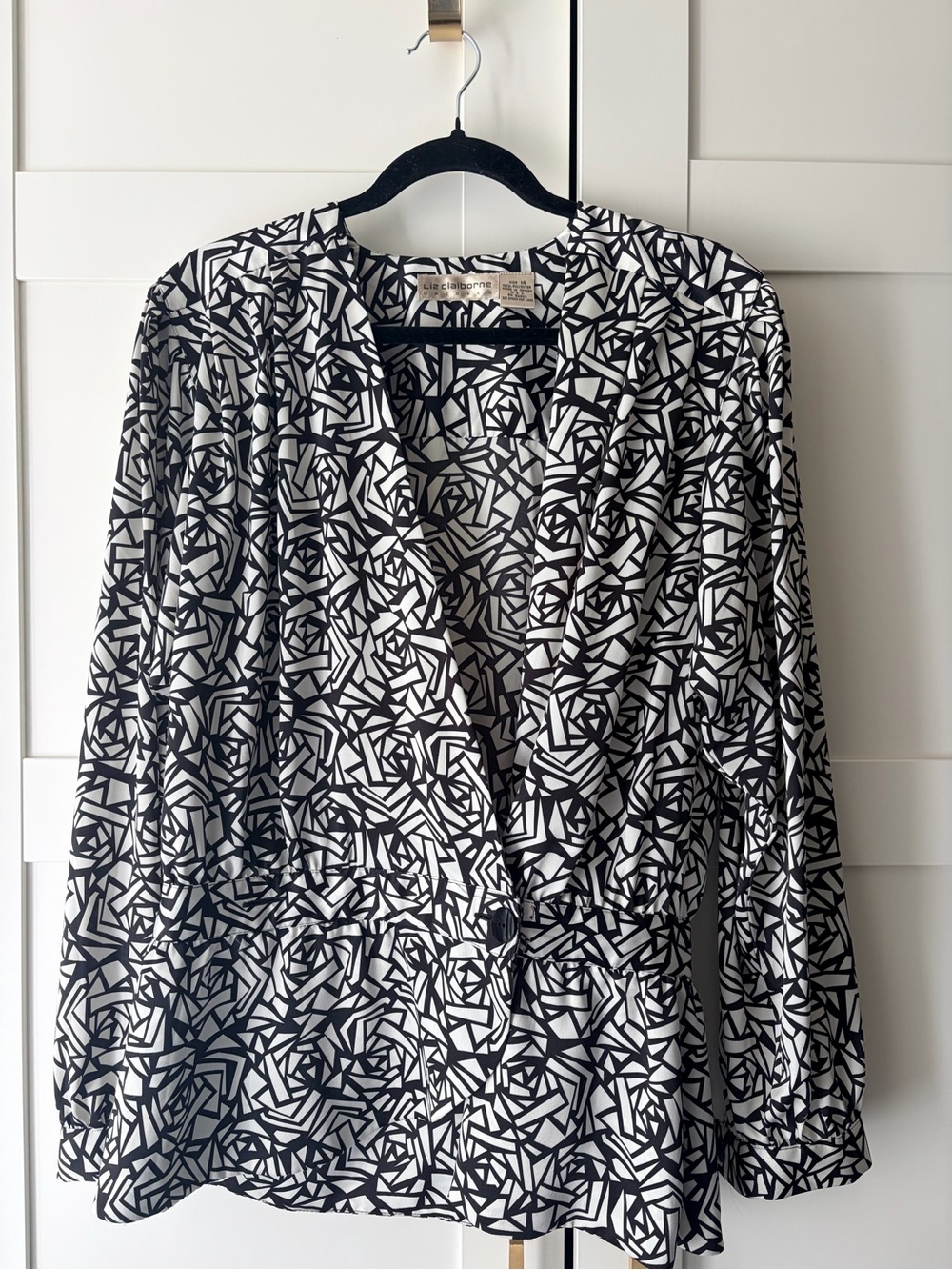 Liz Claiborne Black & White Geometric Wrap Blouse with shoulder pads